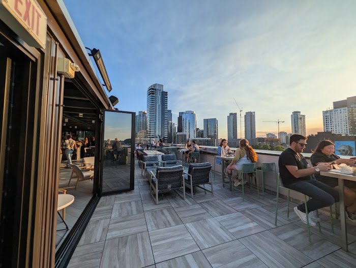 ALTITUDE Sky Lounge Review: Seattle Cocktails with a View