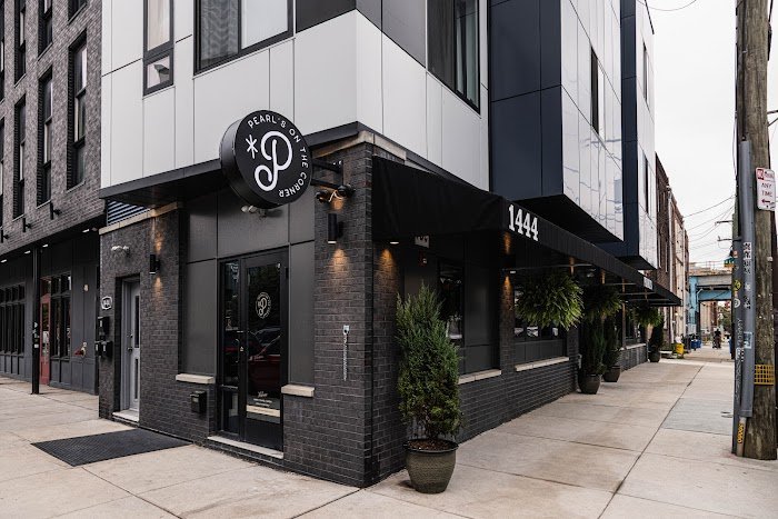 Pearl's on the Corner Review: Philadelphia's Cozy Cocktail Bar That Shines