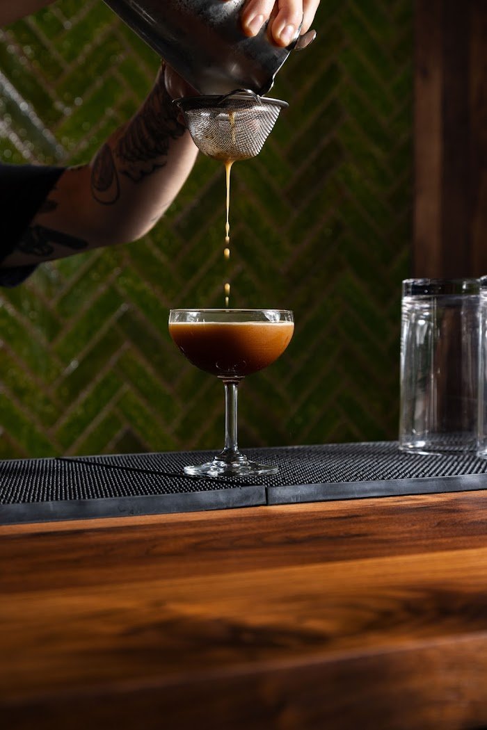 Pearl's on the Corner Review: Philadelphia's Cozy Cocktail Bar That Shines