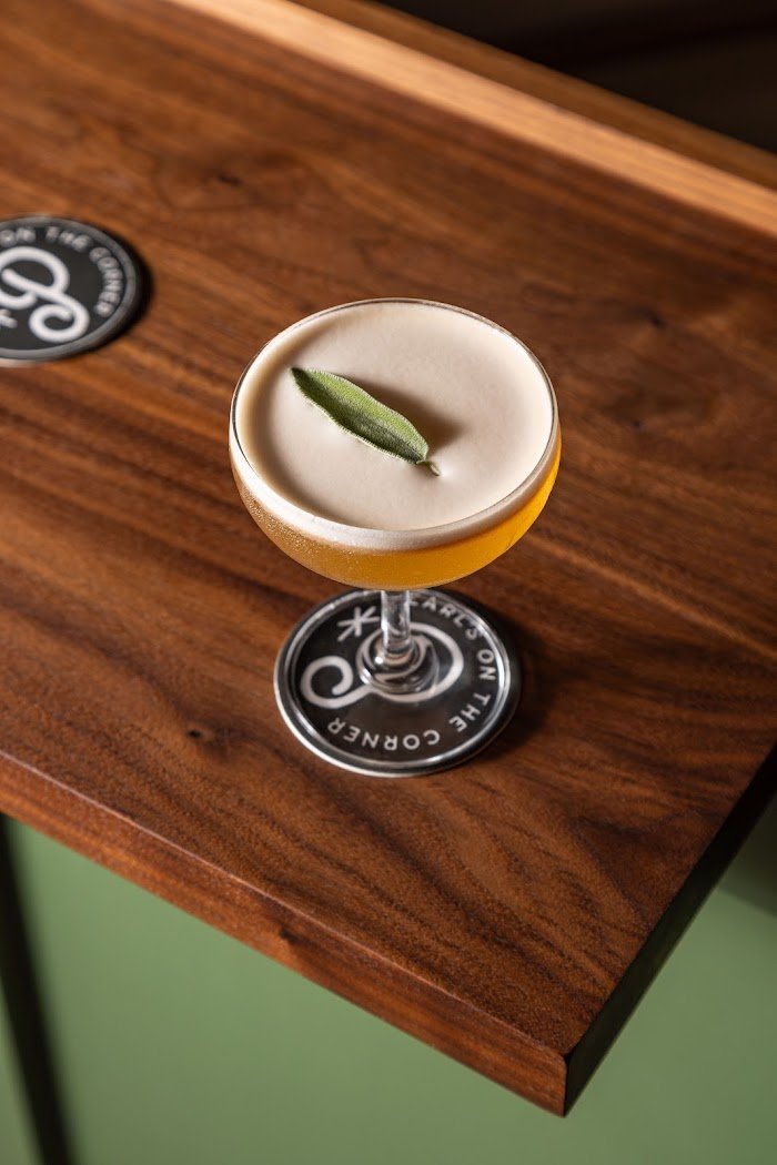 Pearl's on the Corner Review: Philadelphia's Cozy Cocktail Bar That Shines