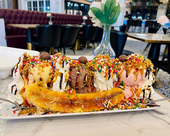 Sugar Factory - Jacksonville Review: Where Sweet Drinks Meet Bold Flavors