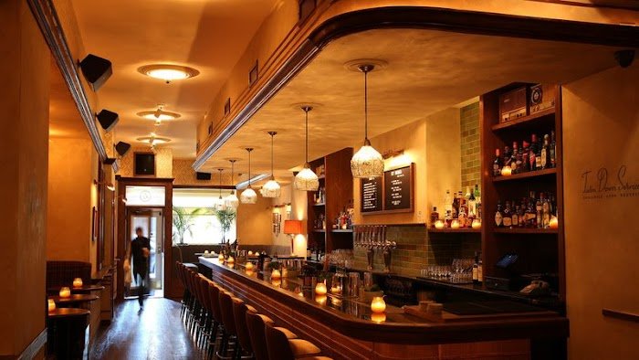 Sparrow Chicago Cocktail Bar Review: Intimate Cocktails & Neighborhood Charm Sparrow Chicago Cocktail Bar Review: Intimate Cocktails & Neighborhood Charm