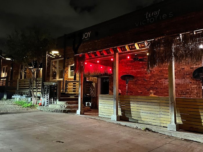 Tiny Victories Review: Dallas Cocktail Bar with Intimate Vibes & Stellar Cocktails Tiny Victories Review: Dallas Cocktail Bar with Intimate Vibes & Stellar Cocktails