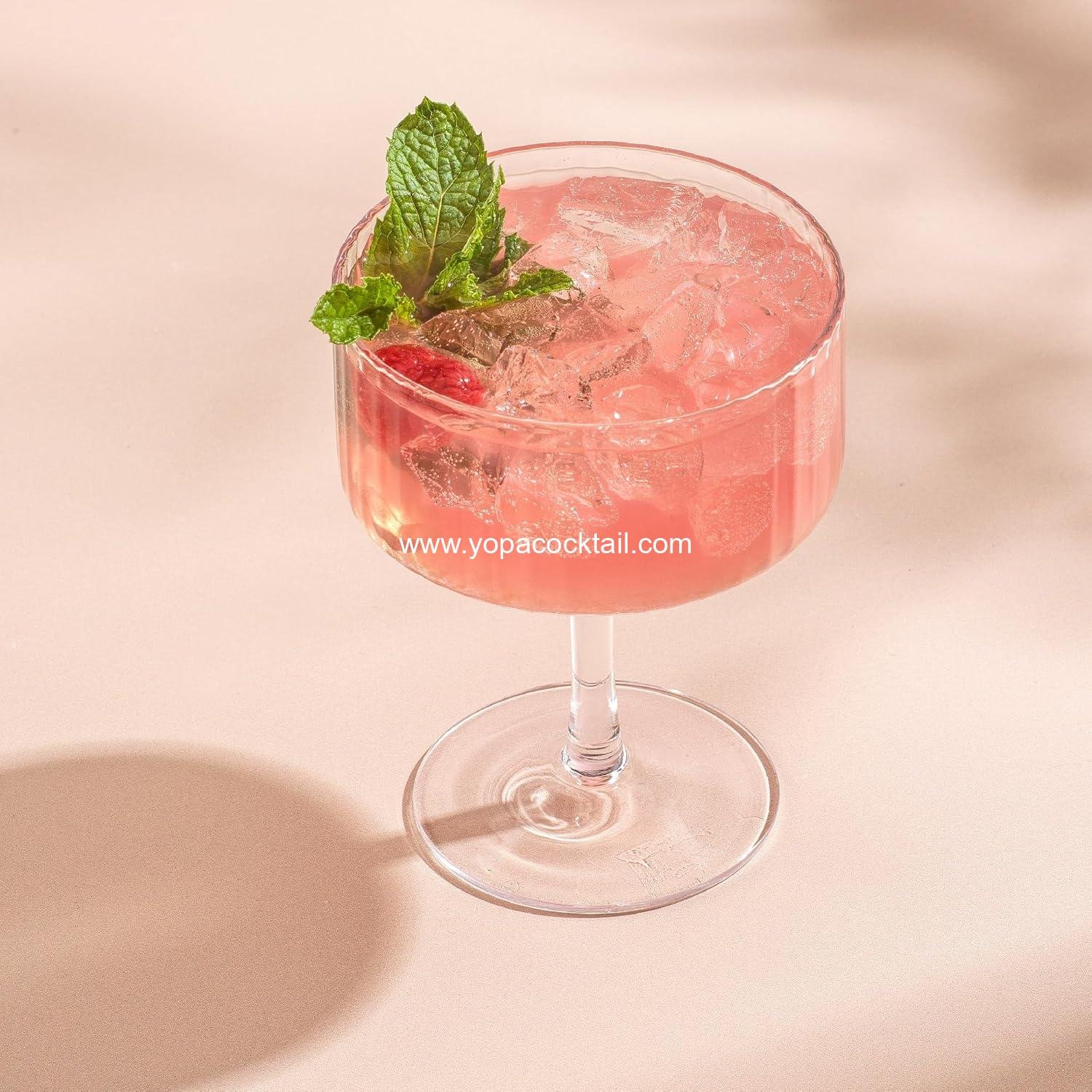 Wholesale Unique 10oz Fluted Coupe Glass Set of 2, Vintage Style Champagne Glasses for Cocktails and Martinis, Supplier