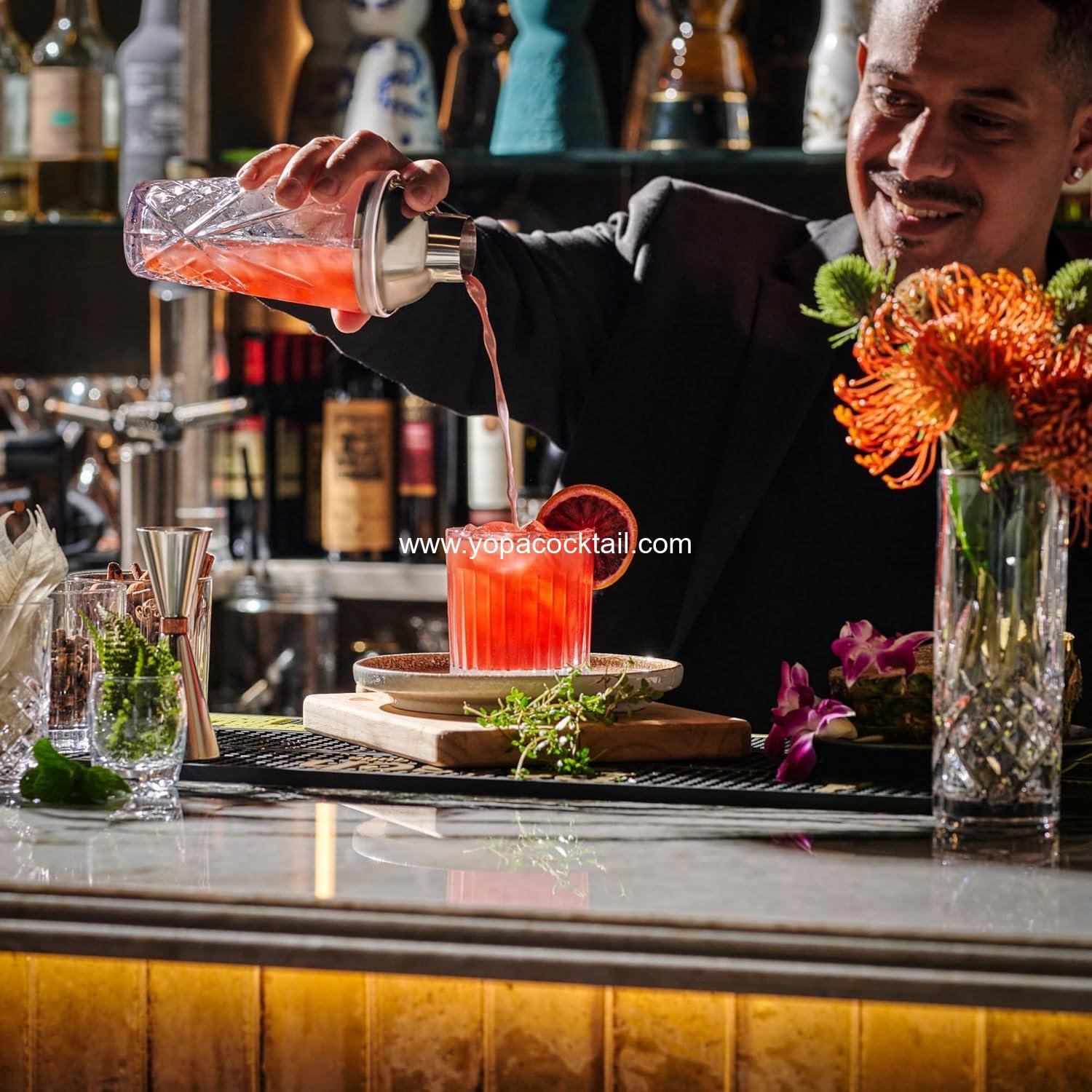 Wholesale Glass Cocktail Shaker, 16oz Martini Shaker with Stainless Steel Lid & Strainer, Professional Bar Mixing Tool Set for Stirring Cocktails, Margarita, Whiskey, Alcohol Drinks - Supplier Wholesale Glass Cocktail Shaker, 16oz Martini Shaker with Stainless Steel Lid & Strainer, Professional Bar Mixing Tool Set for Stirring Cocktails, Margarita, Whiskey, Alcohol Drinks - Supplier