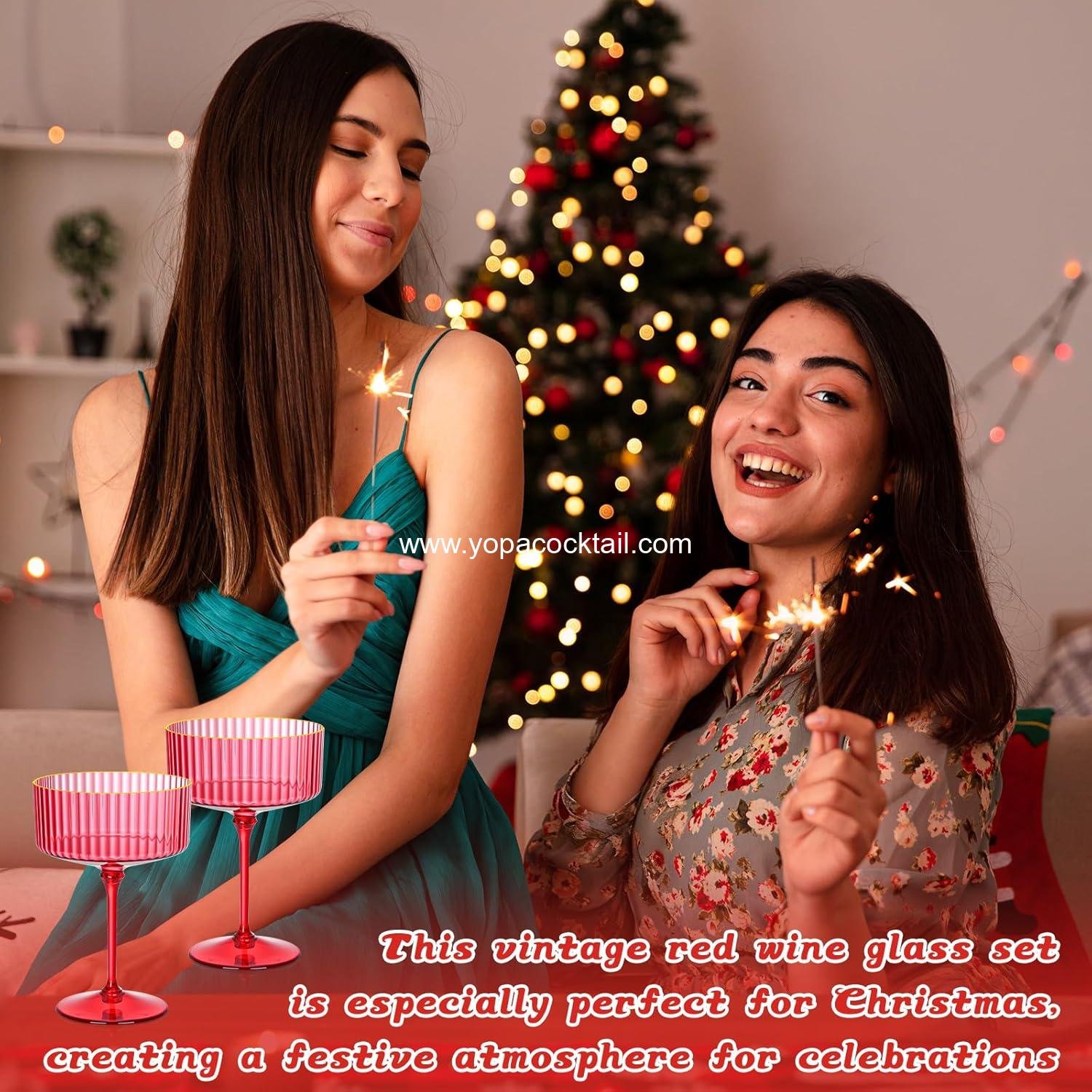 Wholesale 12 Pack 10oz Red Ribbed Plastic Martini Glasses Gold Rimmed Coupe Vintage Cocktail Glasses for Bar Parties Margarita Gin Tequila Desserts Snacks factory