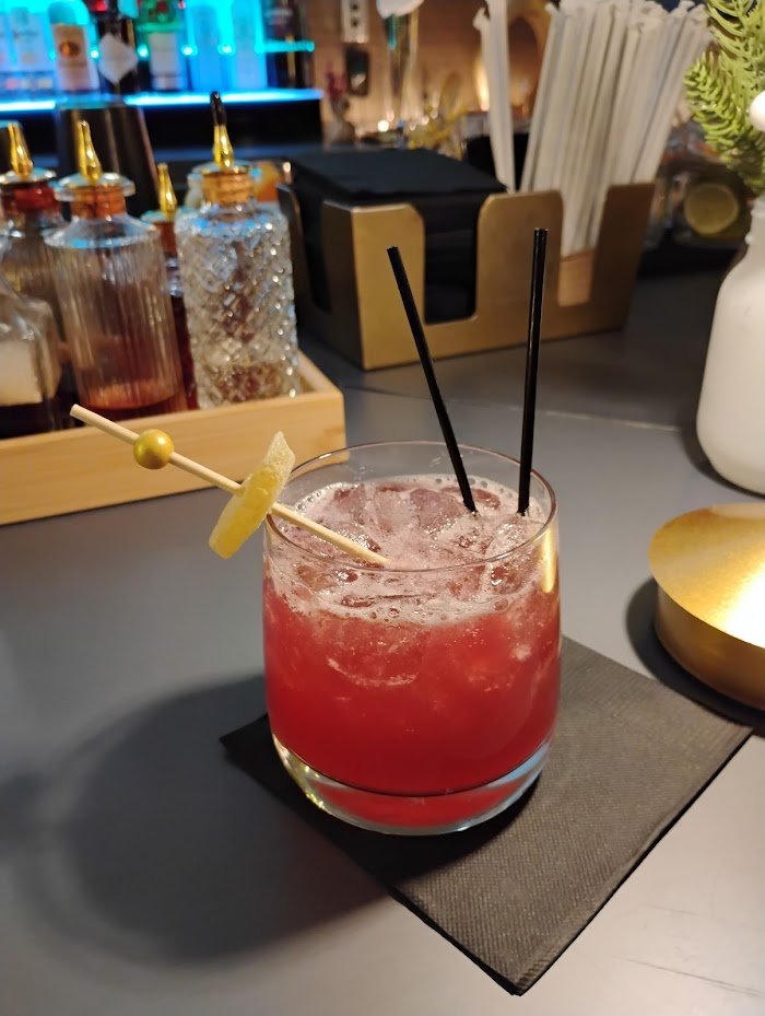 Hide Rooftop Review: New York's Ultimate Skyline Cocktail Bar Escape for Discerning Drinkers